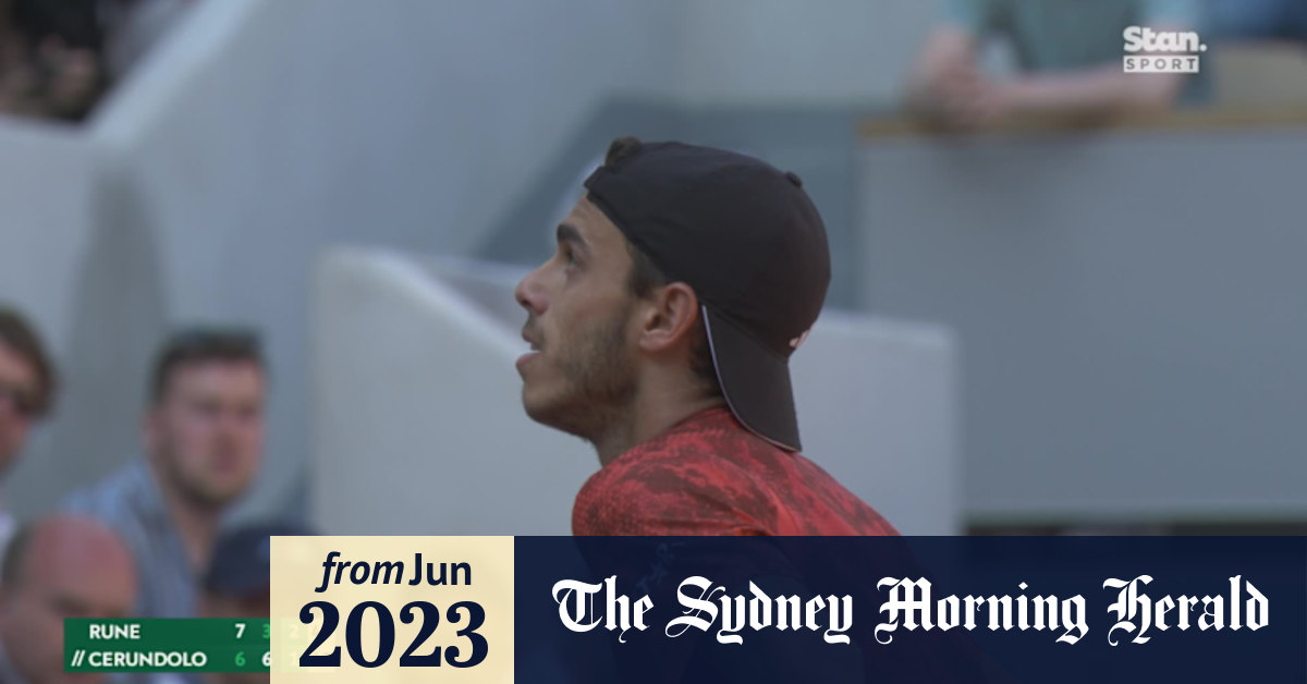 Video Double bounce call causes controversy